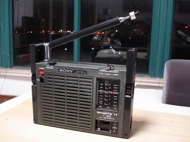 索尼SONY ICF-111B FM/AM/SW 全波段全天候全防水 军用收音机 欣赏