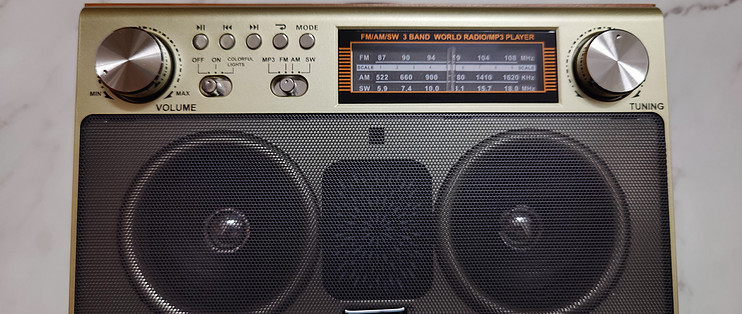 买台复古收音机听广播